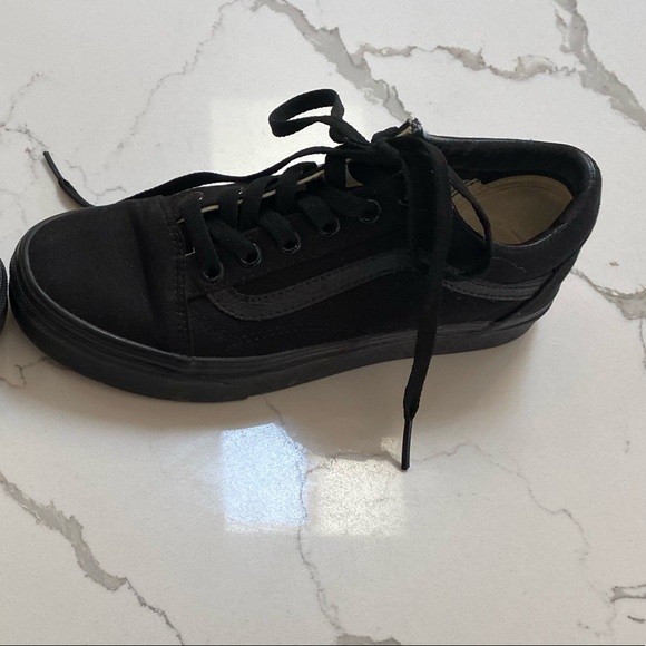 Vans Old School Shoes size:6 selling price: 50.00 - Picture 2 of 3